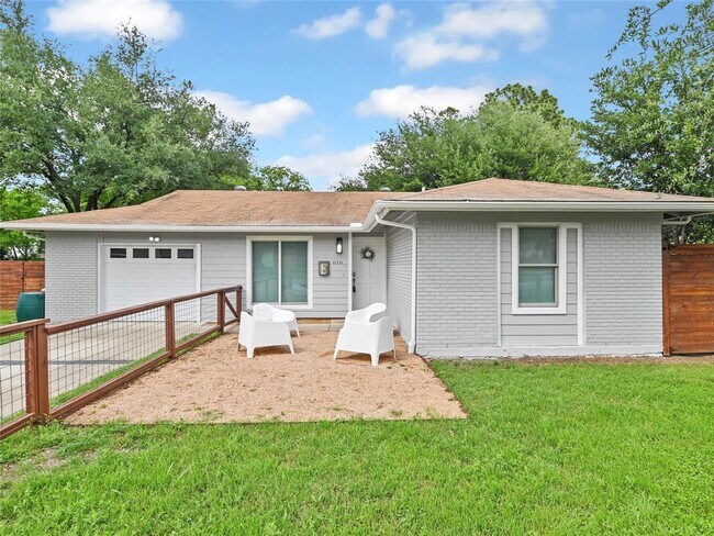 Primary Photo - 616 Long Bow Ln