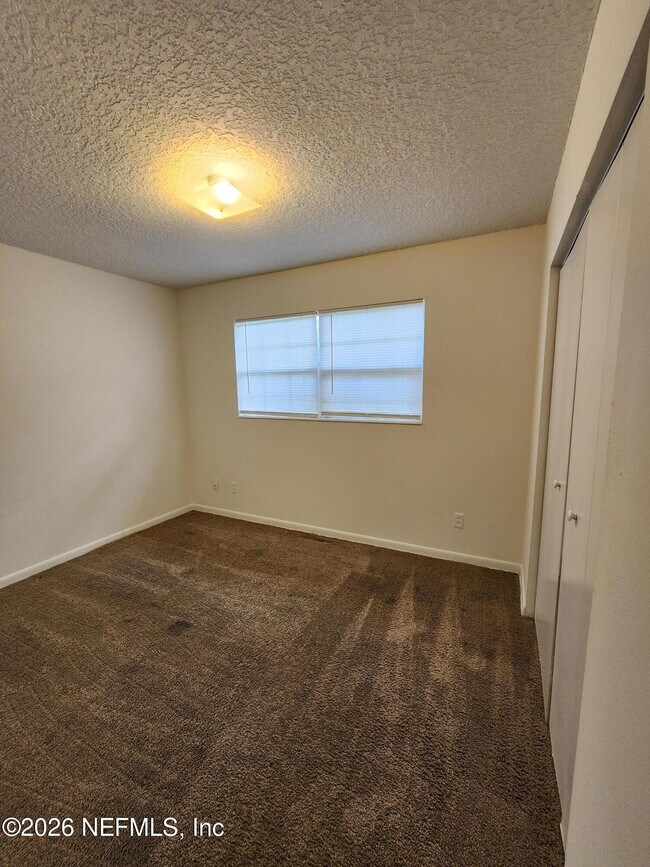 Building Photo - 1721 Hawaii Dr E