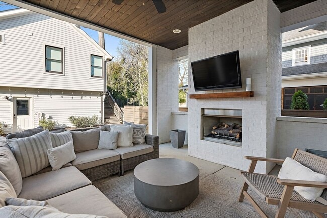 Building Photo - Luxury 12 South Living! $13,000 per month ...