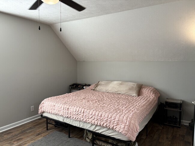 Building Photo - 515 Fox Trot Dr
