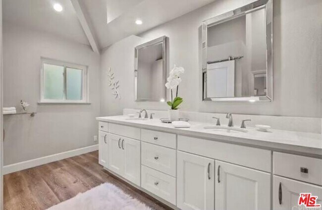 Building Photo - 26068 Charonne Ct