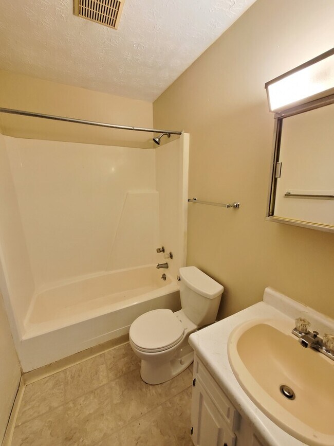 Building Photo - 417 Sherman St