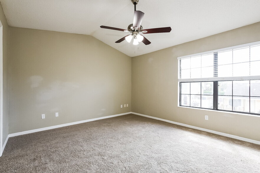 Building Photo - 515 Beechwood Ave