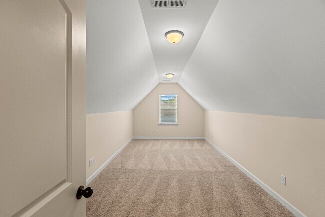 Building Photo - 3 bedroom with bonus room in Holly Ridge is available now!