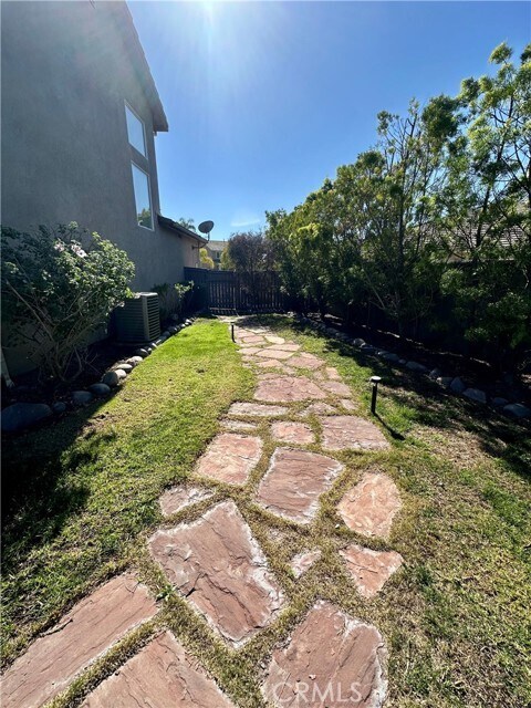 Building Photo - 31990 Pasos Pl