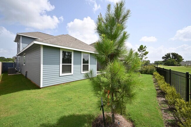 Building Photo - 33019 School Hl Rd