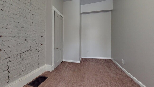 Building Photo - 3130 W 30th St