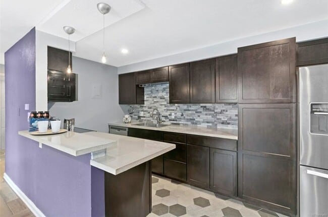 Building Photo - Remarkable 1 bedroom Condo in Governors Park