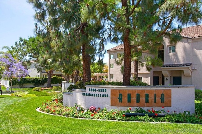 Building Photo - Spacious 2 Bedroom, 2 Bathroom Town Home w/ Attached Garage! Andria of UTC