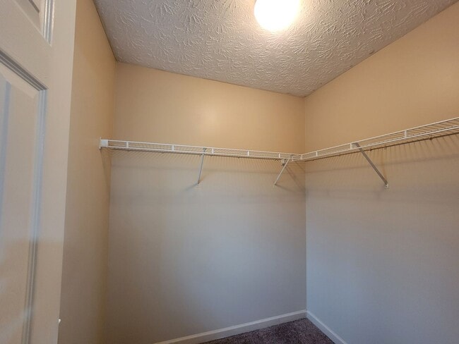 Building Photo - 2 Story-Townhome - 1 Car Garage - Gated Community - Camp Creek