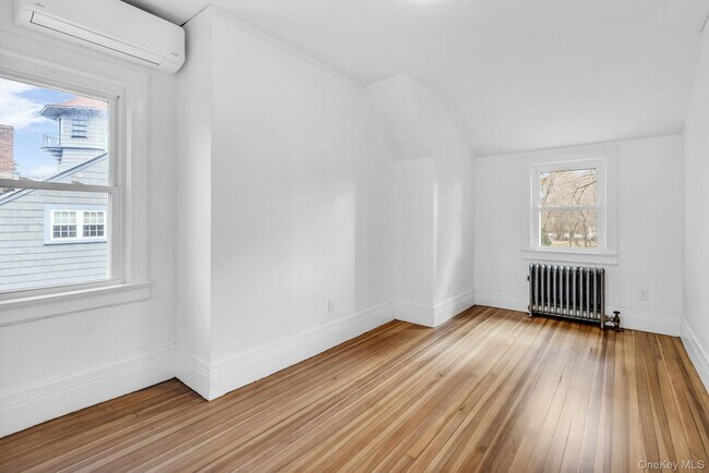 Building Photo - 475 Dobbs Ferry Rd