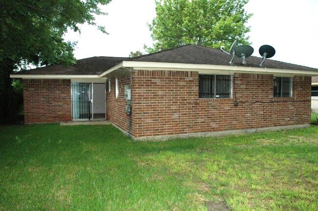 Building Photo - 3619 Kilkenny Dr