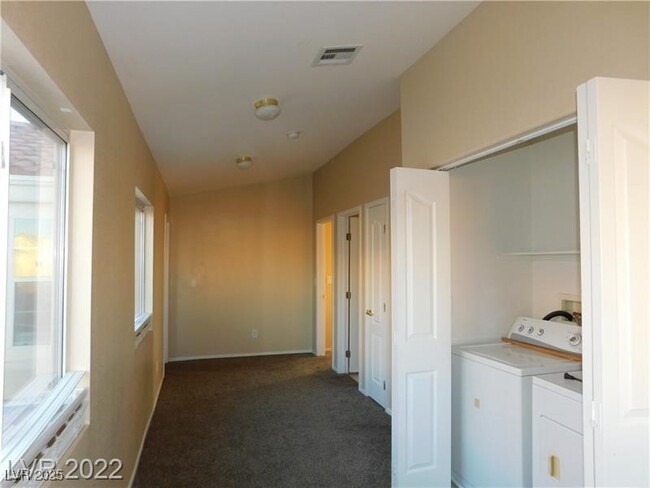 Building Photo - 2413 Belt Buckley Dr