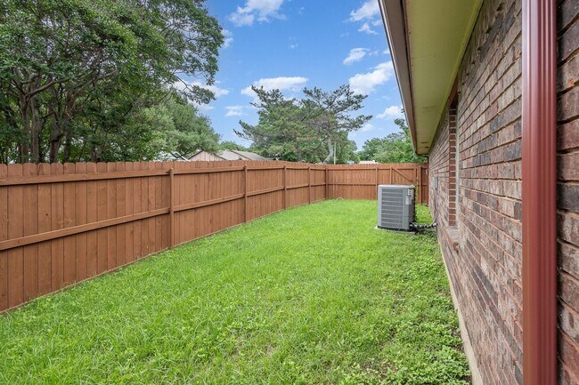 Building Photo - 3013 Timothy Ln