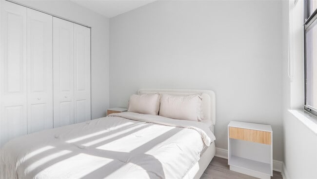 Building Photo - 20927 NW 1st Ct