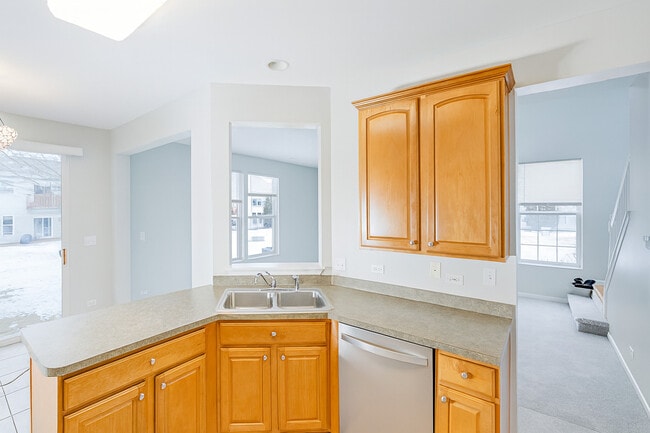 Building Photo - 3174 Bromley Ln