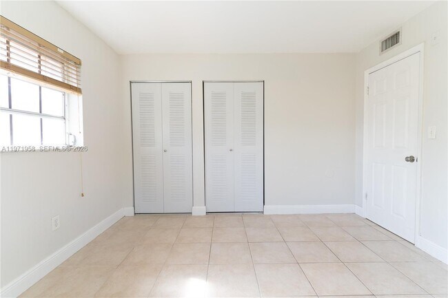 Building Photo - 8650 SW 109th Ave