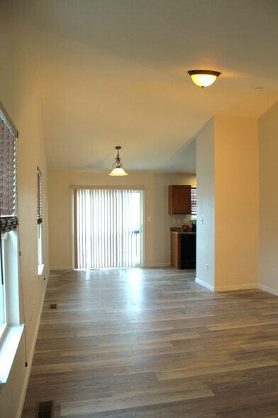 Building Photo - 32 Brushy Brook Ct