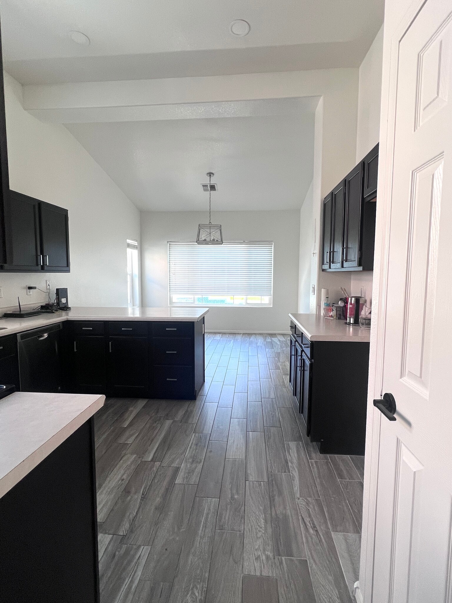 Kitchen - 1501 E Princeton Ave