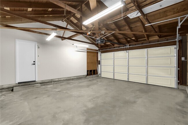Building Photo - 1242 Sultan Cir