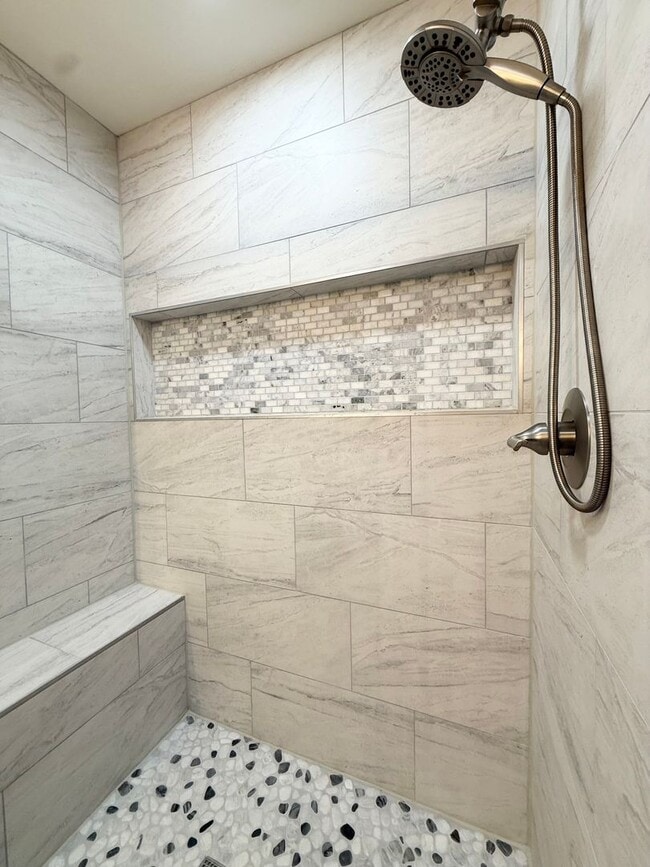 Building Photo - 130 Valley Club Cir