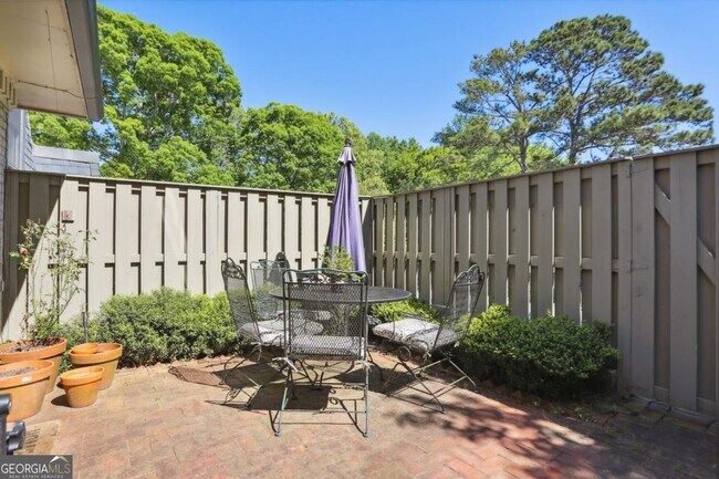 Building Photo - 73 La Rue Pl NW