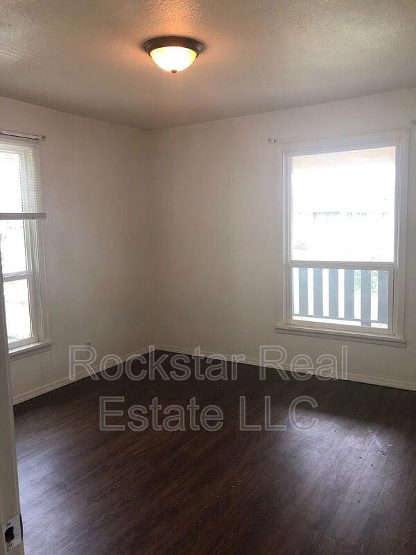 Building Photo - 2017 N Hamilton St