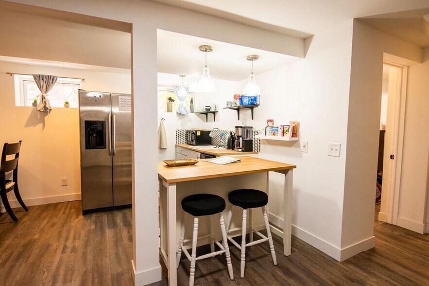 Building Photo - 2235 York St