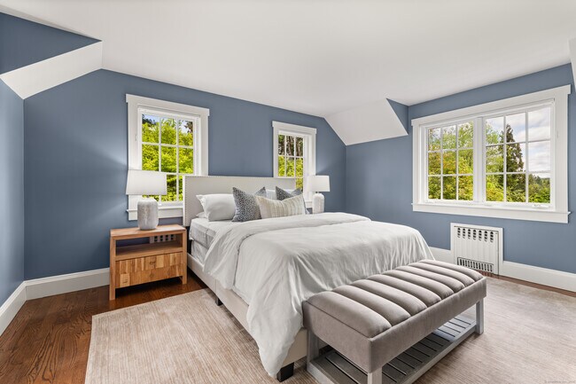 Building Photo - 945 Oenoke Ridge