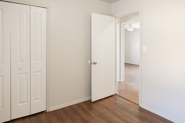 Building Photo - Beautiful home for lease near Hefner & Penn