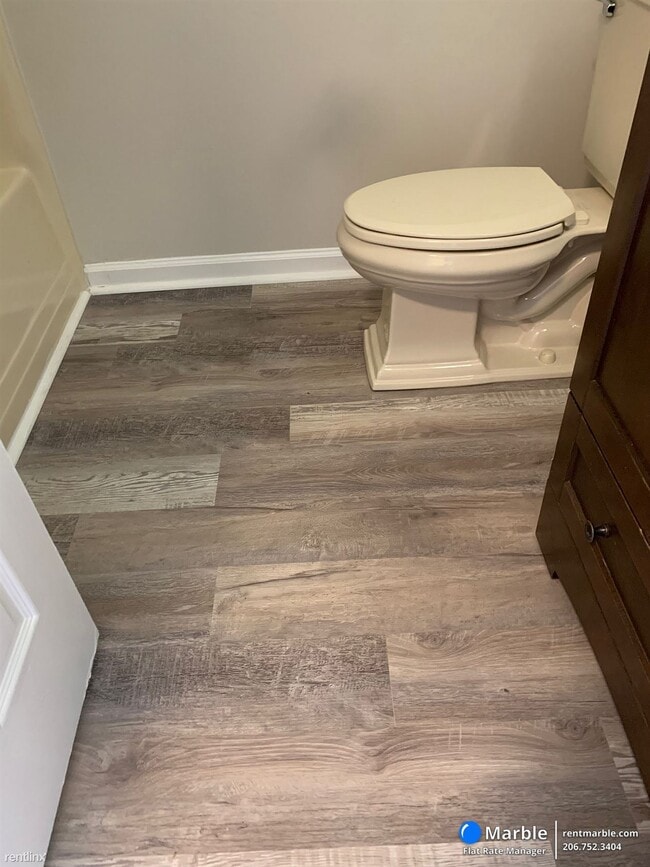 Building Photo - 3 br, 1 bath Townhome - 1426 Dighton Ct