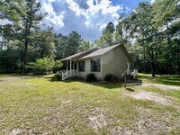 Building Photo - 3 bedroom 2.5 bath home