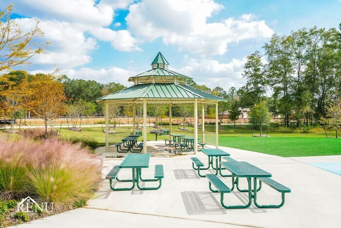 Building Photo - 10453 Sweetwater Creek Dr