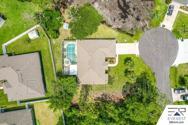 Building Photo - 13 Sleigh Bell Pl