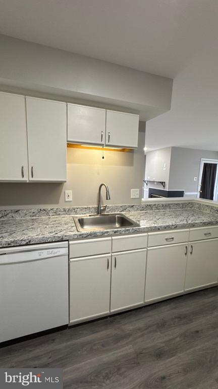 Building Photo - 2 Fallen Tree Ct