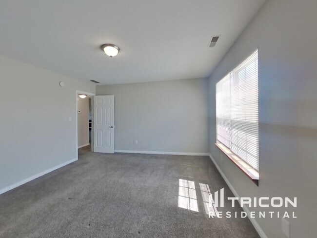 Building Photo - 1421 Locke Bend