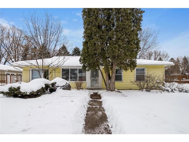 Primary Photo - 1129 Skillman Ave W