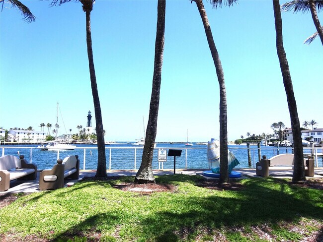 Building Photo - 8 Briny Ave