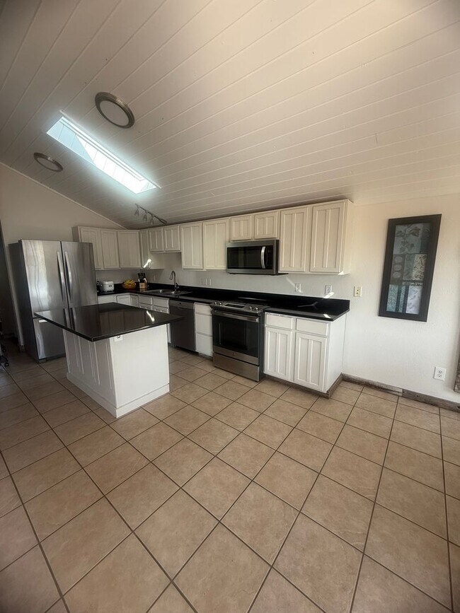 Building Photo - 669 Bluegrass Dr