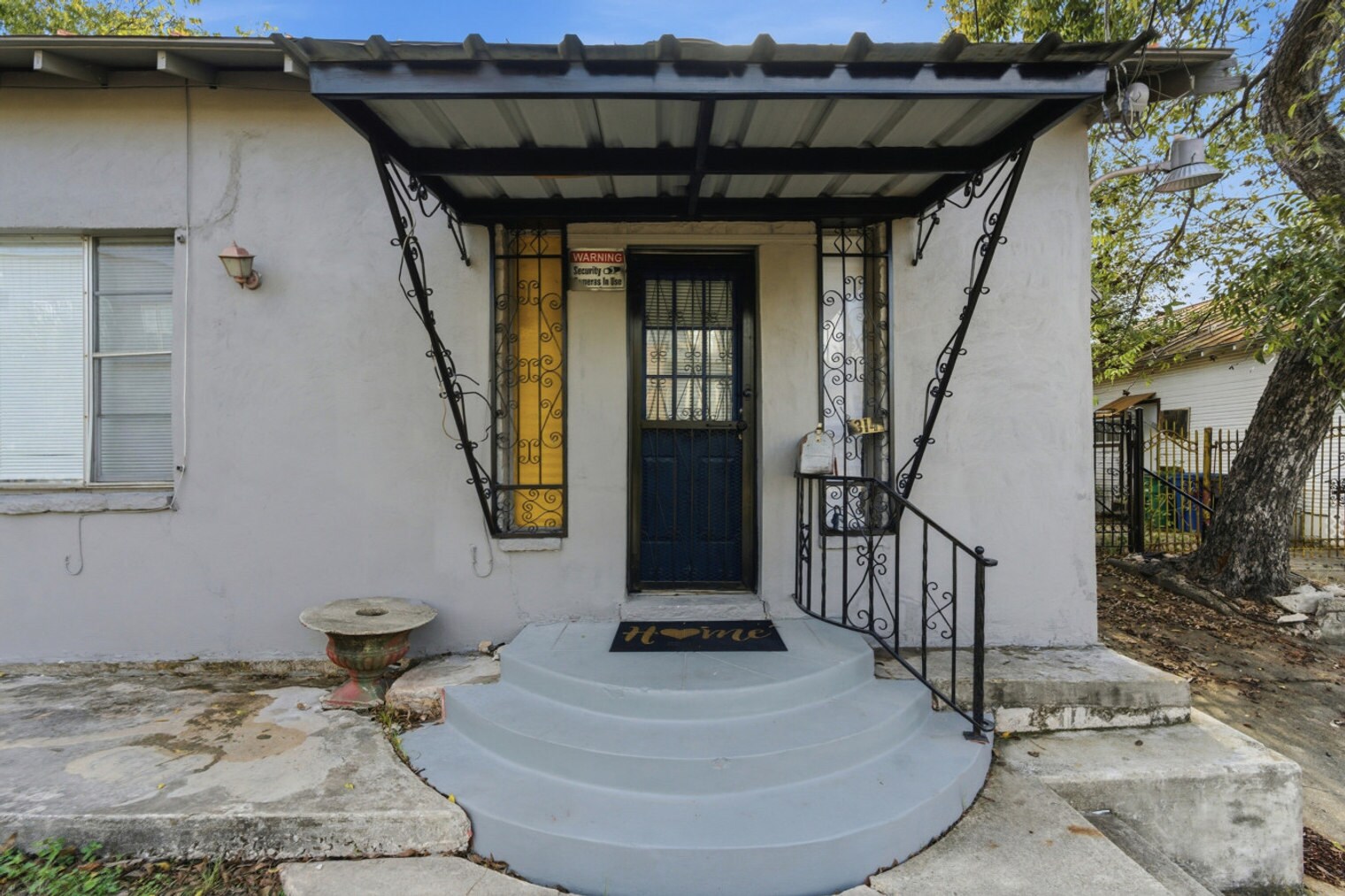 Building Photo - 314 W Cevallos