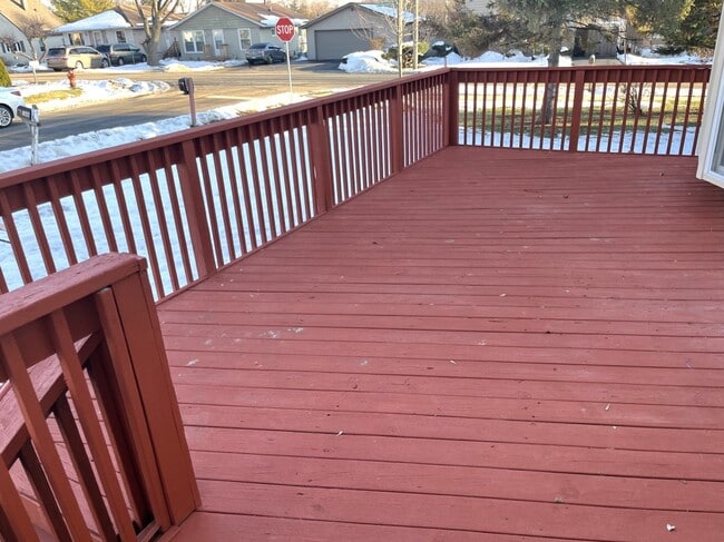 Building Photo - 1606 N Poplar Ave