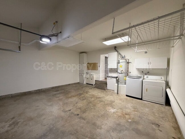 Building Photo - 2061 S Magnolia Ave