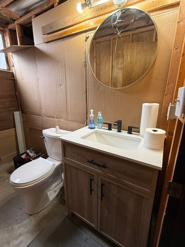 Building Photo - Charming Arvada Ranch