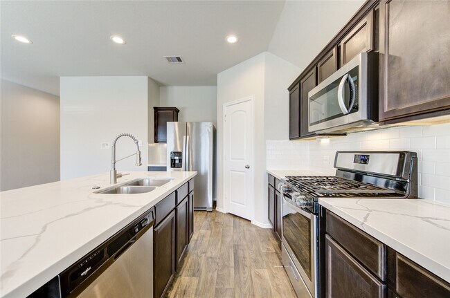 Building Photo - 21335 Hendricks Holw Ln