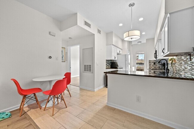 Building Photo - 2450 Wickersham Ln