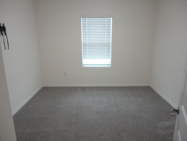 Building Photo - 216 Hickory Crse Trl
