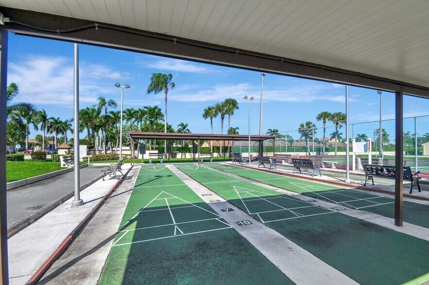 Bocce ball and tennis courts - 806 Sky Pine Way