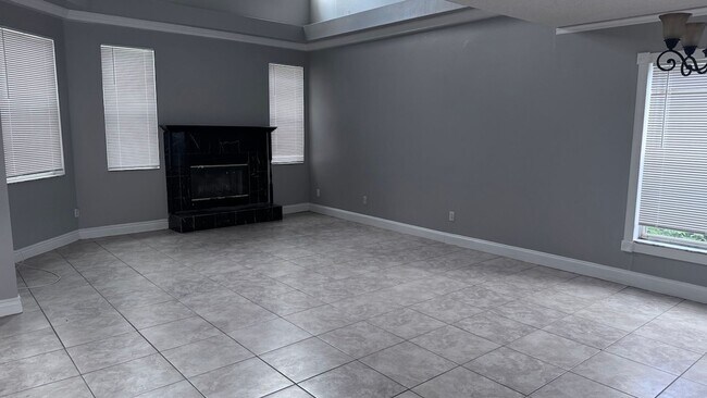 Building Photo - 2645 River Ridge Dr