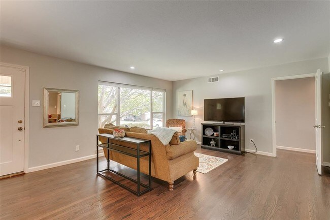 Building Photo - 847 Peavy Rd