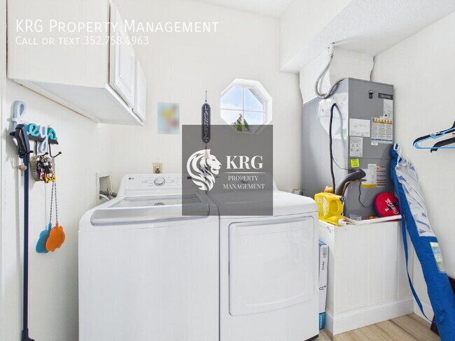 Building Photo - 2632 NE 27th St